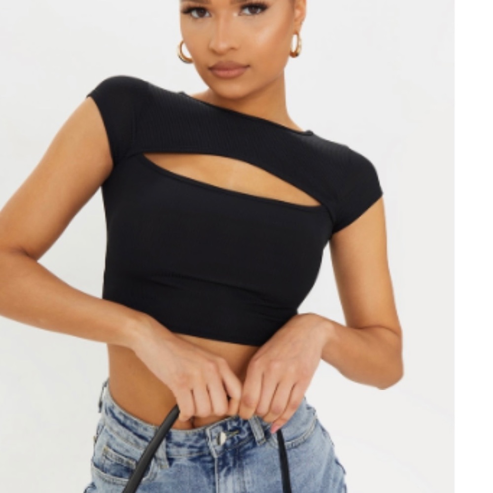 Women pretty little thing brand crop top, New with tag . - Picture 2 of 4